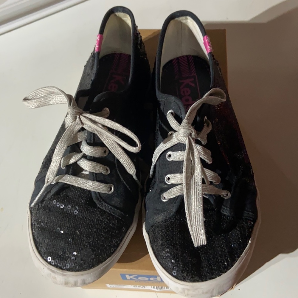 KEDS 😎 Subtle Glam Sneakers w Silver Laces!